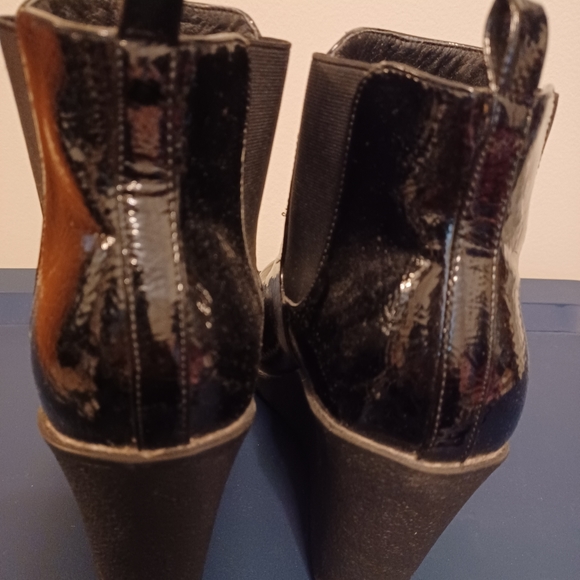 Womens Patent Leather Rain Boot - Picture 5 of 8